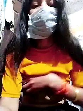 Snapshot of Hotty-Divya chatting on 12.30.24 Hotty-Divya online show from 12.30.24