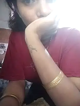 Snapshot of Hotty-Divya chatting on 10.08.25 Hotty-Divya online show from 10.08.25