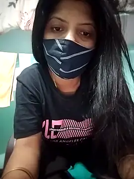 Snapshot of Hotty-Divya chatting on 04.01.26 Hotty-Divya online show from 04.01.26