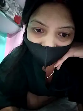 Snapshot of Hotty-Divya chatting on 04.06.26 Hotty-Divya online show from 04.06.26