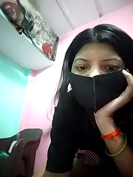 Snapshot of Hotty-Divya chatting on 04.25.26 Hotty-Divya online show from 04.25.26