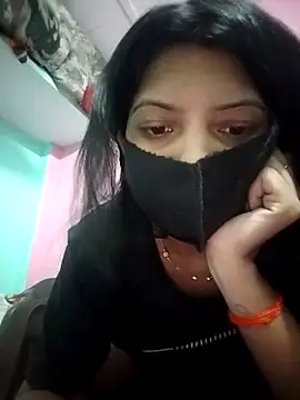 Snapshot of Hotty-Divya chatting on 04.29.26 Hotty-Divya online show from 04.29.26