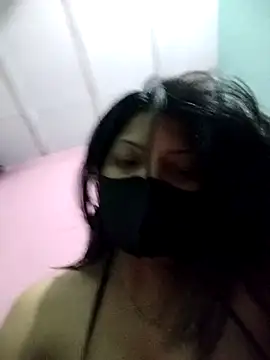 Snapshot of Hotty-Divya chatting on 04.29.26 Hotty-Divya online show from 04.29.26