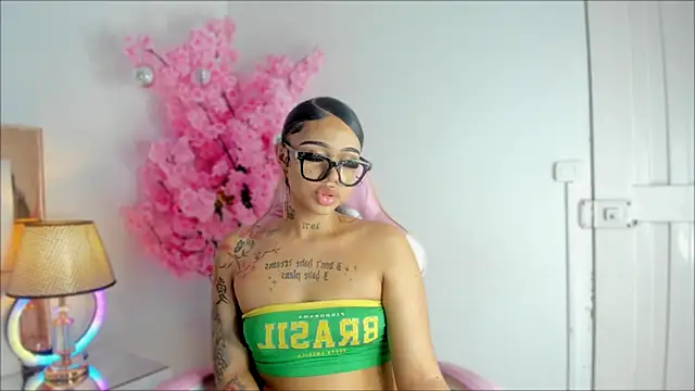 Mia Jansen online show from 12.04.24