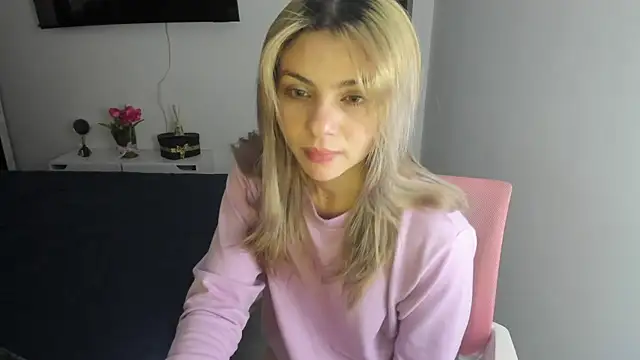 Snapshot of Ori_valentina chatting on 03.04.25 Ori valentina online show from 03.04.25