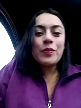 Snapshot of Lesly_10- chatting on 01.21.25 Lesly 10- online show from 01.21.25