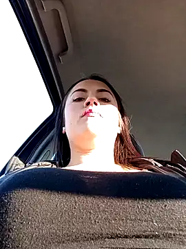 Snapshot of Lesly_10- chatting on 01.22.25 Lesly 10- online show from 01.22.25