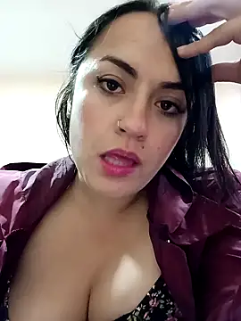 Snapshot of Lesly_10- chatting on 01.24.25 Lesly 10- online show from 01.24.25