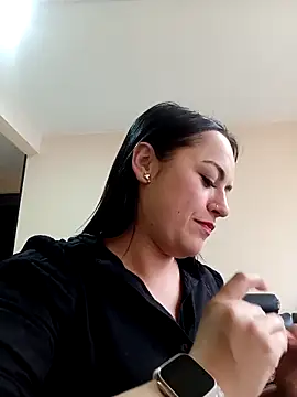 Snapshot of Lesly_10- chatting on 03.10.25 Lesly 10- online show from 03.10.25