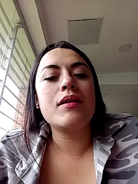 Snapshot of Lesly_10- chatting on 03.19.25 Lesly 10- online show from 03.19.25