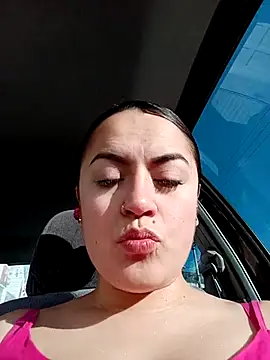 Snapshot of Lesly_10- chatting on 09.23.25 Lesly 10- online show from 09.23.25