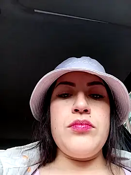 Snapshot of Lesly_10- chatting on 09.28.25 Lesly 10- online show from 09.28.25