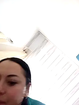 Snapshot of Lesly_10- chatting on 10.04.25 Lesly 10- online show from 10.04.25