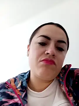 Snapshot of Lesly_10- chatting on 10.10.25 Lesly 10- online show from 10.10.25