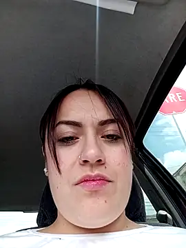 Snapshot of Lesly_10- chatting on 10.15.25 Lesly 10- online show from 10.15.25