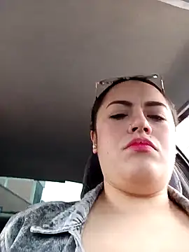 Snapshot of Lesly_10- chatting on 10.20.25 Lesly 10- online show from 10.20.25