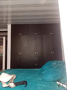 Snapshot of Lesly_10- chatting on 11.01.25 Lesly 10- online show from 11.01.25