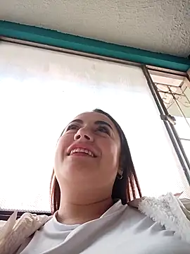 Snapshot of Lesly_10- chatting on 11.16.25 Lesly 10- online show from 11.16.25