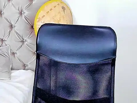 Andrew wolf7 online show from 09.10.25