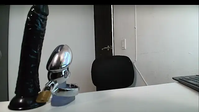 Snapshot of latinfeet-qos chatting on 03.15.25 latinfeet-qos online show from 03.15.25