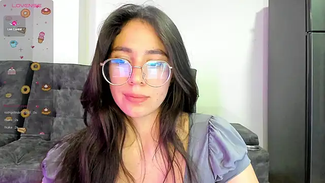 emmadiaz1 online show from 02.25.25