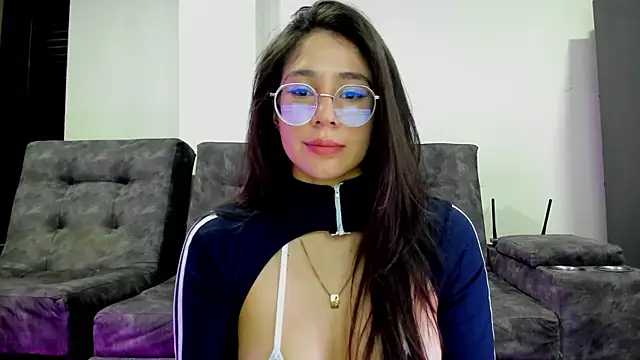 emmadiaz1 online show from 09.28.25