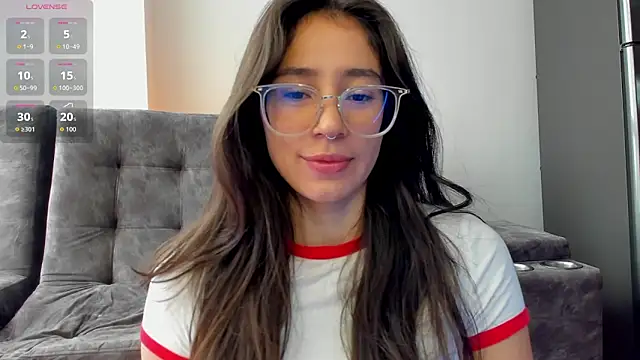 Snapshot of emmadiaz1 chatting on 06.16.26 emmadiaz1 online show from 06.16.26