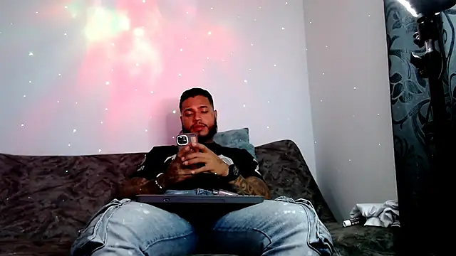 Snapshot of Exotic_tatto27121 chatting on 12.15.24 Exotic tatto27121 online show from 12.15.24