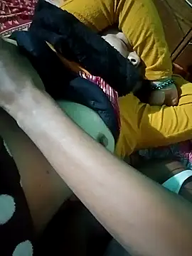 Snapshot of Lustyful_Couple chatting on 12.25.24 Lustyful Couple online show from 12.25.24