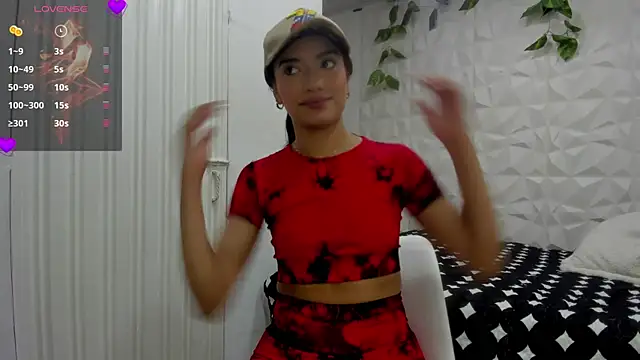 Snapshot of Alina_Argi chatting on 02.13.25 Alina Argi online show from 02.13.25