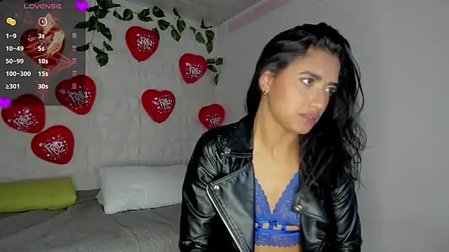 Snapshot of Alina_Argi chatting on 02.15.25 Alina Argi online show from 02.15.25