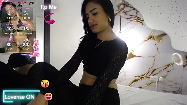 Snapshot of Alina_Argi chatting on 10.10.25 Alina Argi online show from 10.10.25