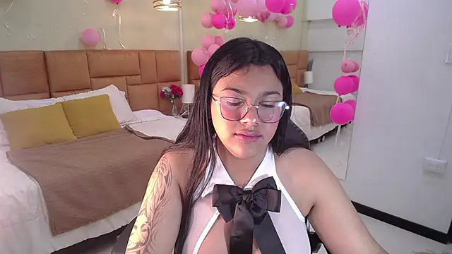 Snapshot of _Dulcinea_1 chatting on 02.08.25  Dulcinea 1 online show from 02.08.25