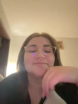 Snapshot of Leya__Droit chatting on 02.02.25 Leya Droit online show from 02.02.25