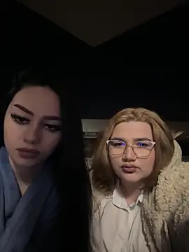 Snapshot of Leya__Droit chatting on 03.07.25 Leya Droit online show from 03.07.25