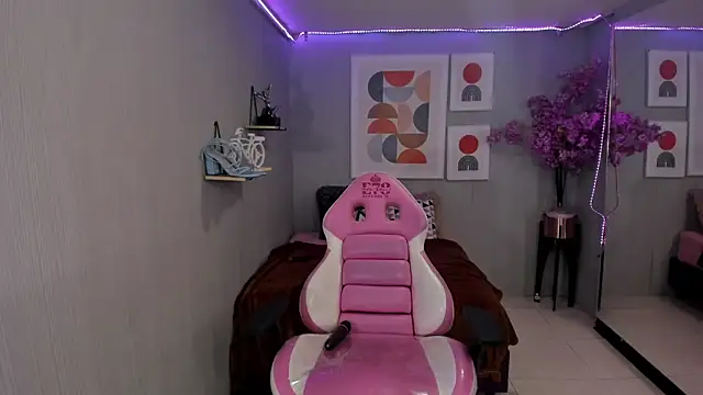 Dafne huges online show from 12.03.24