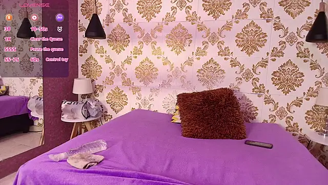 Dafne huges online show from 02.19.25