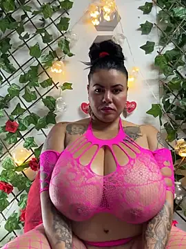 Snapshot of alicia_squirt_big chatting on 03.10.25 alicia squirt big online show from 03.10.25