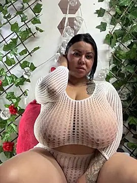 Snapshot of alicia_squirt_big chatting on 09.26.25 alicia squirt big online show from 09.26.25