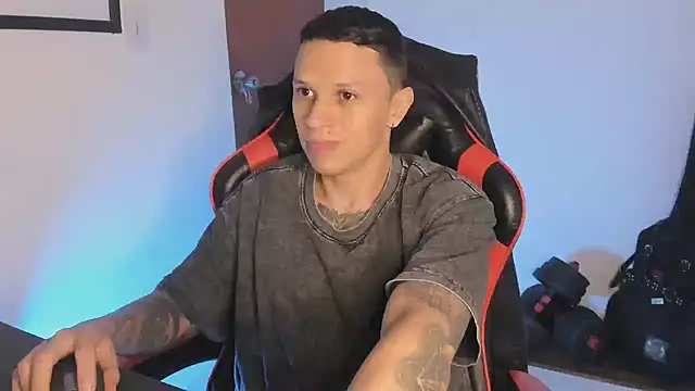 Snapshot of goodboy69l chatting on 07.18.26 goodboy69l online show from 07.18.26
