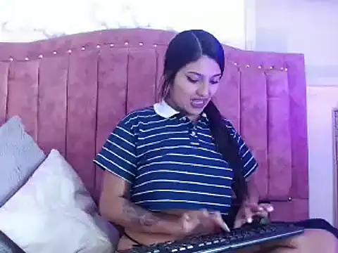 SarahStones online show from 01.16.25