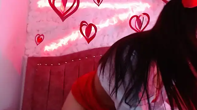 SarahStones online show from 02.14.25