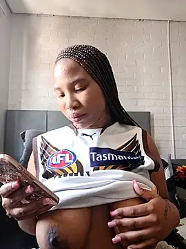 DrippinCaramelCutie online show from 02.10.26