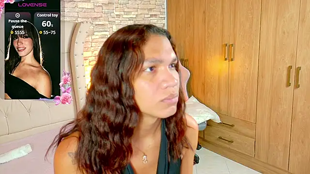 Snapshot of Sara-Smith- chatting on 07.11.26 Sara-Smith- online show from 07.11.26