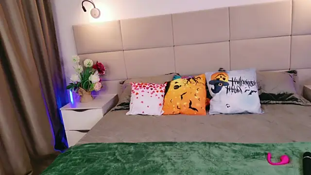 Alisha Shy online show from 10.16.25