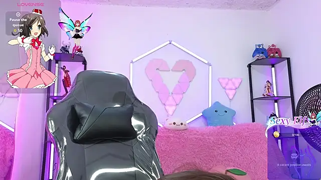 littlevixen18 online show from 03.20.25