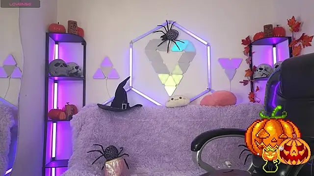 littlevixen18 online show from 10.20.25