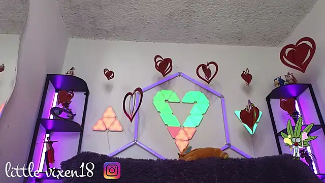 littlevixen18 online show from 03.21.26