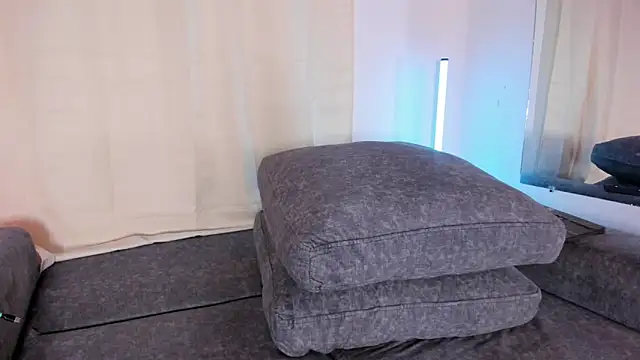 zoe roux21 online show from 03.12.25