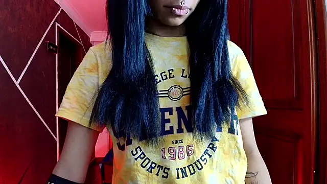 Snapshot of SexyNaf chatting on 02.05.25 SexyNaf online show from 02.05.25